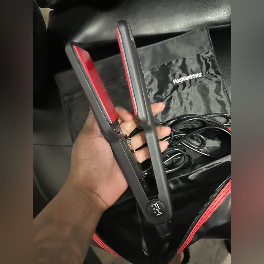 FHI HEAT- FLAT IRON HAIR TOOL 1 3/4